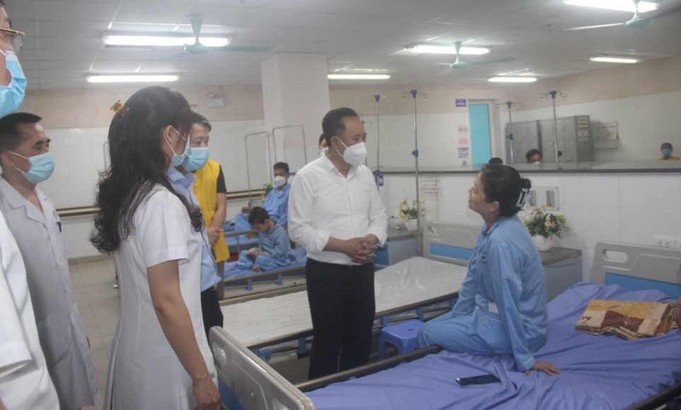 Thăm khu điều trị bệnh nhân nội trú của khoa RHM- BV ĐK TW Thái Nguyên